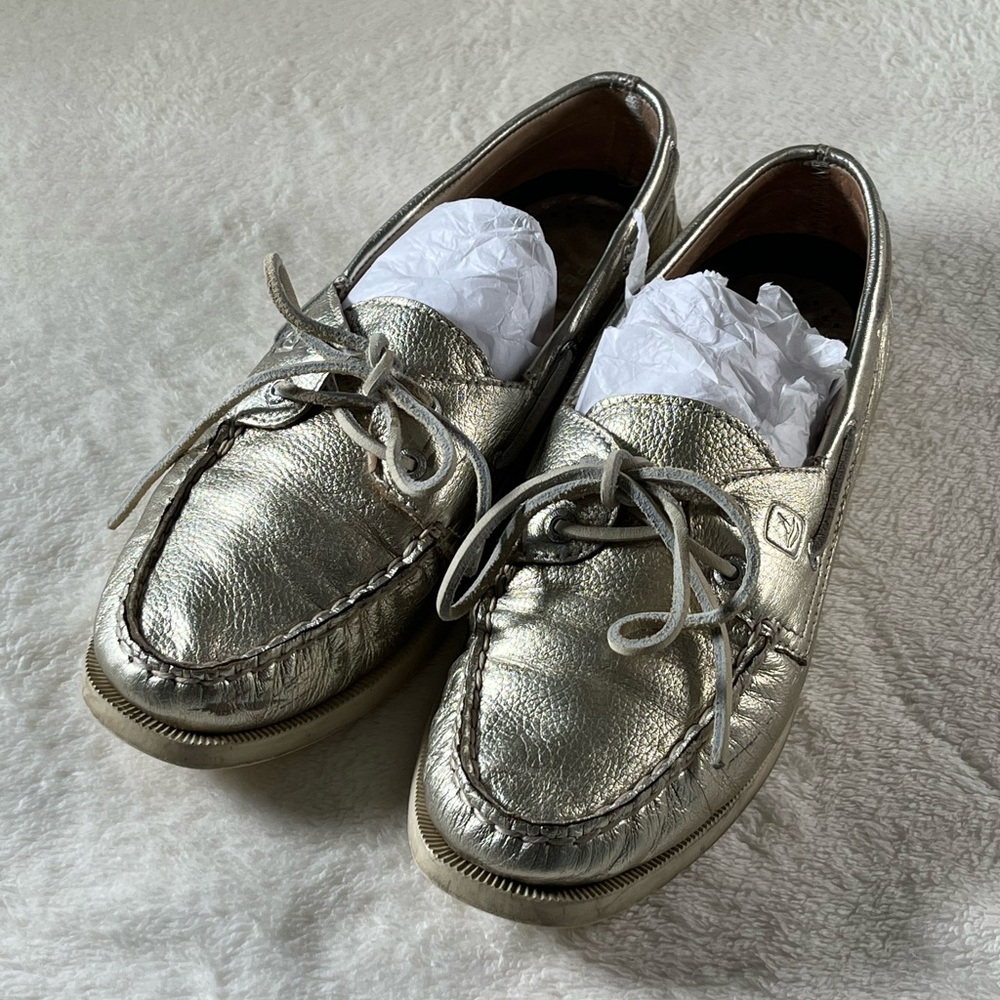 Platinum leather Sperry Topsiders. 8.5